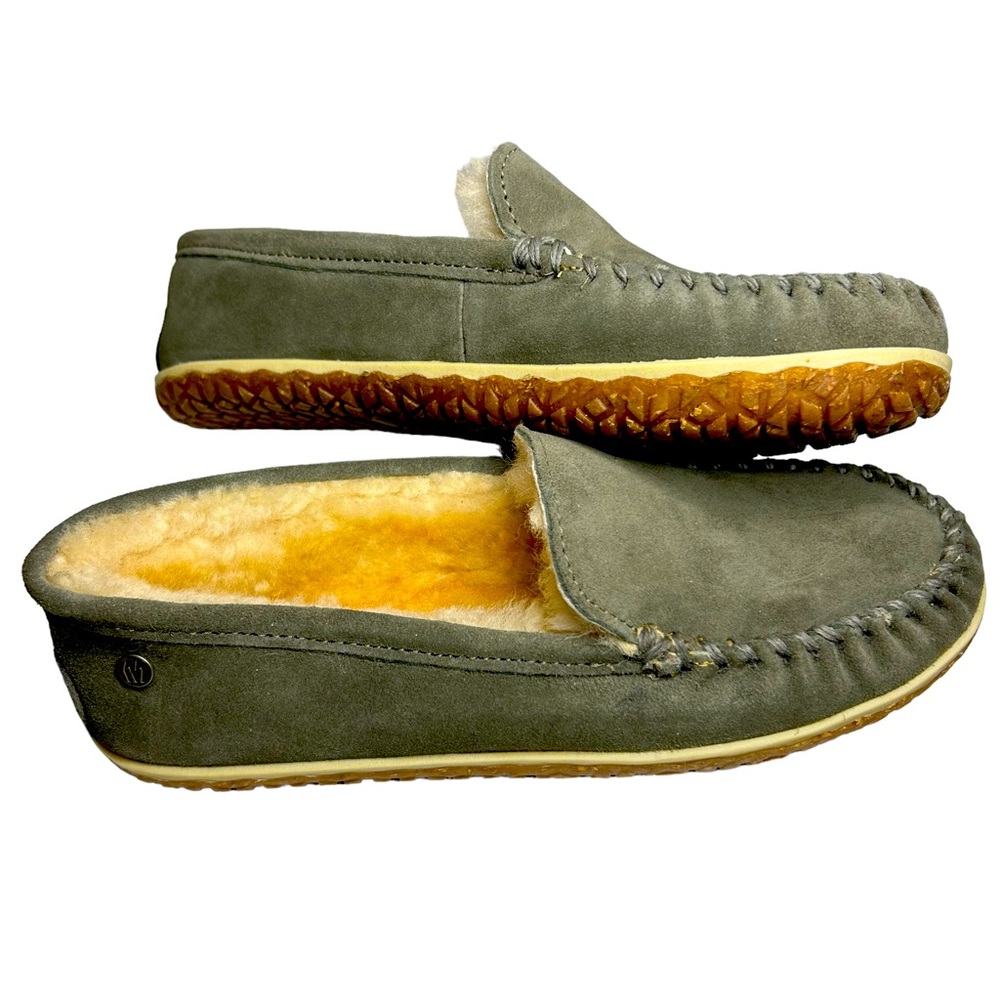 Minnetonka Womens Terese Gray Moccasin Slippers Sz 8.5 or 9